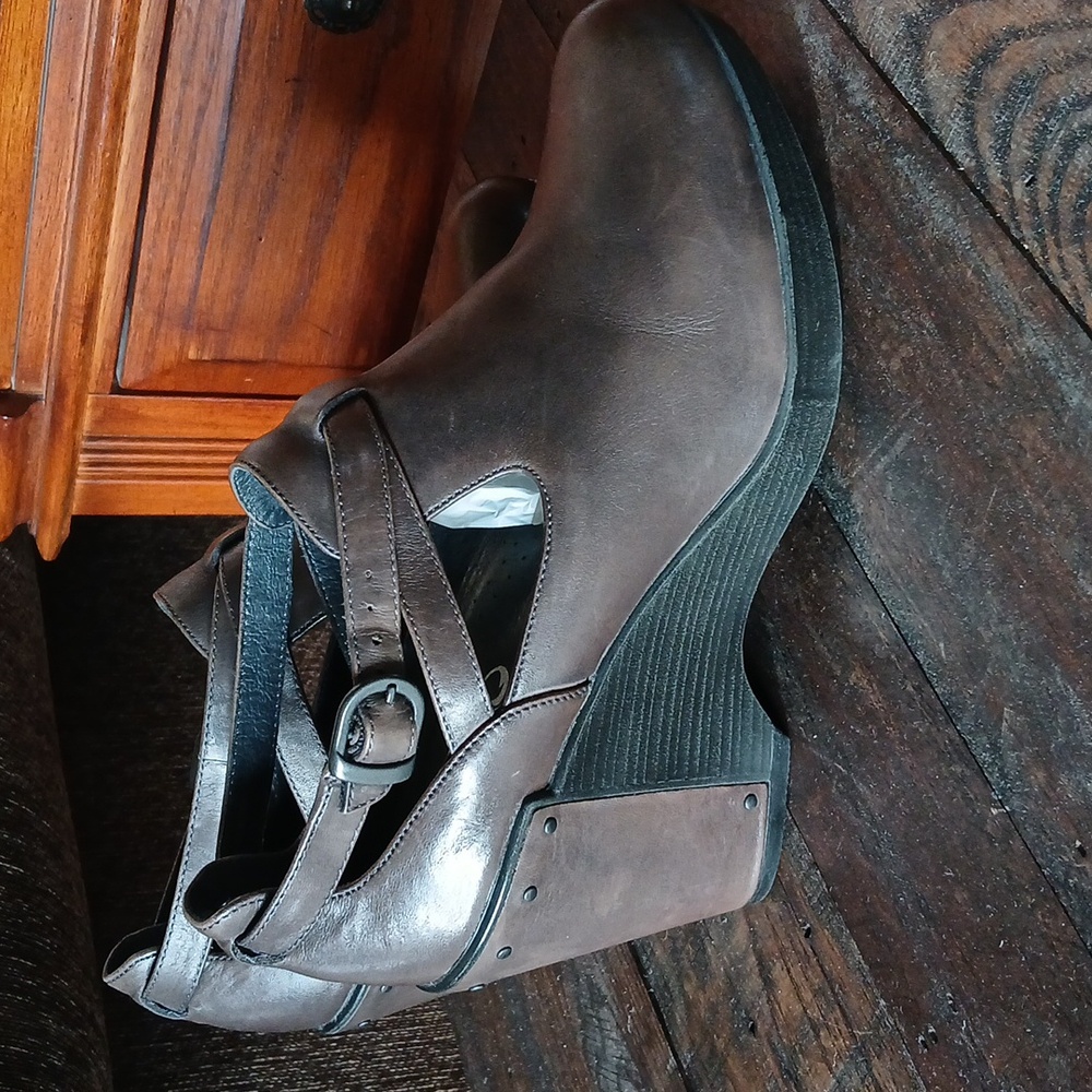 Dansko Brown Leather Wedge Shoes Sz 40